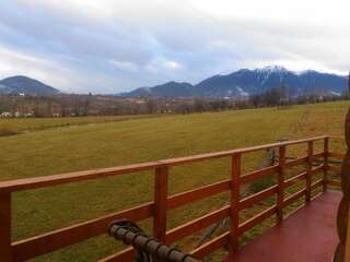 Гостевой дом Vila Rem Бран Номер с кроватью размера «king-size» и балконом-8